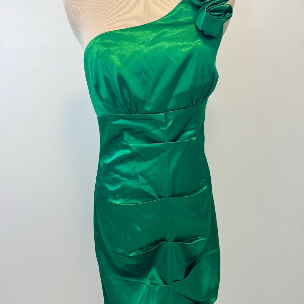 Love Emerald Green One-Shoulder Sheath Dress